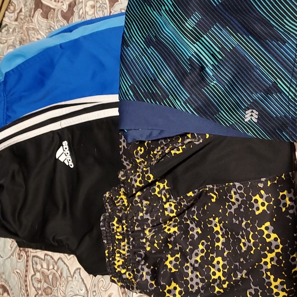 😺4/$25.  4 pair Boys pants & shorts